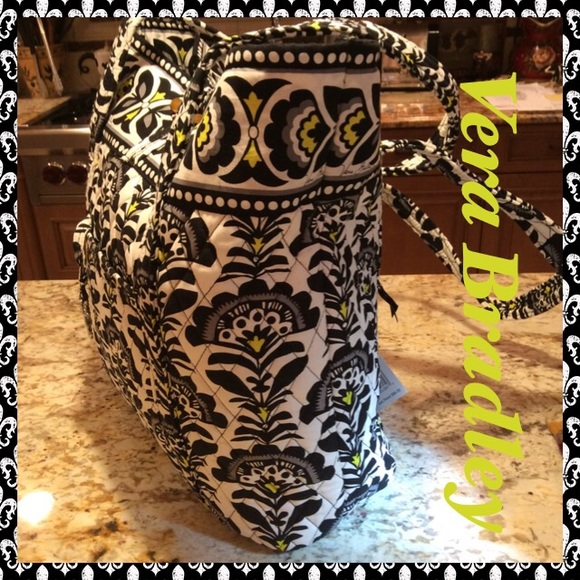 NEW! Vera BRADLEY Tote with tags on. - Picture 4 of 4